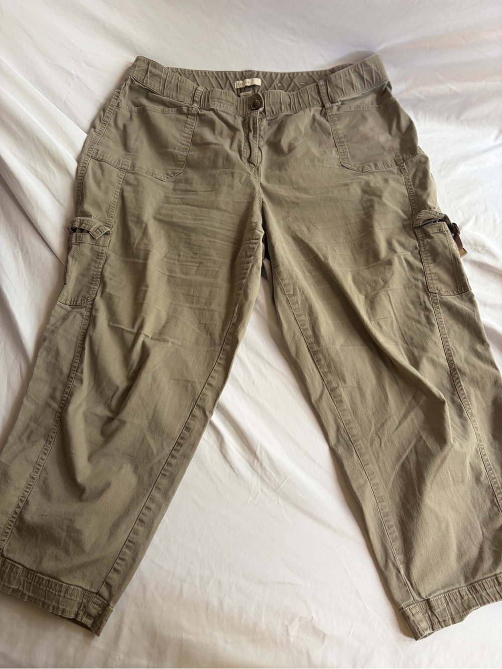 EST. 1946 Women’s Utility Cargo Jogger Pants Khaki 20W Faux Leather Detail